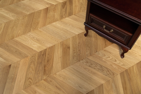 Solid Parquet Chevron Hungarian herringbone 60° Oak Wood Grain 16/22 mm